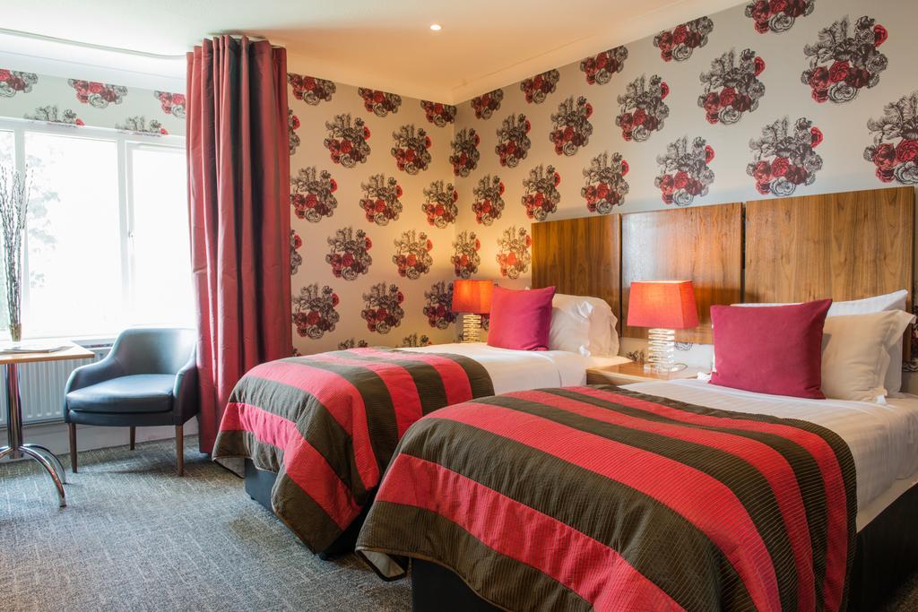 The Coed-Y-Mwstwr Hotel Bridgend  Chambre photo