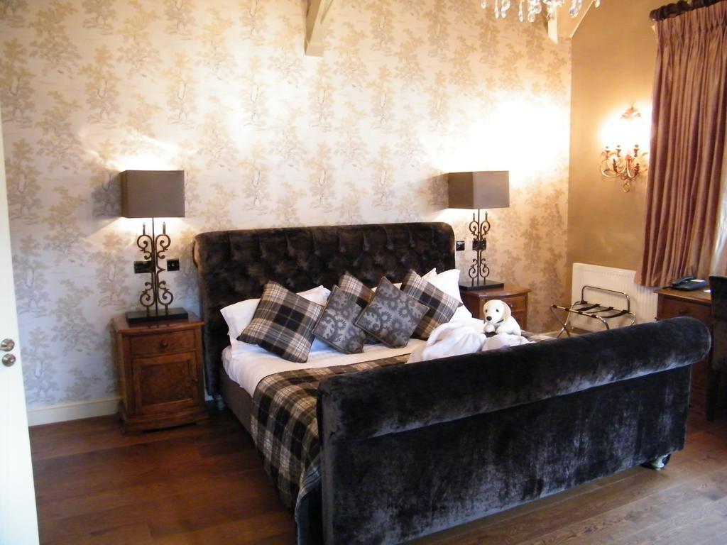 The Coed-Y-Mwstwr Hotel Bridgend  Chambre photo
