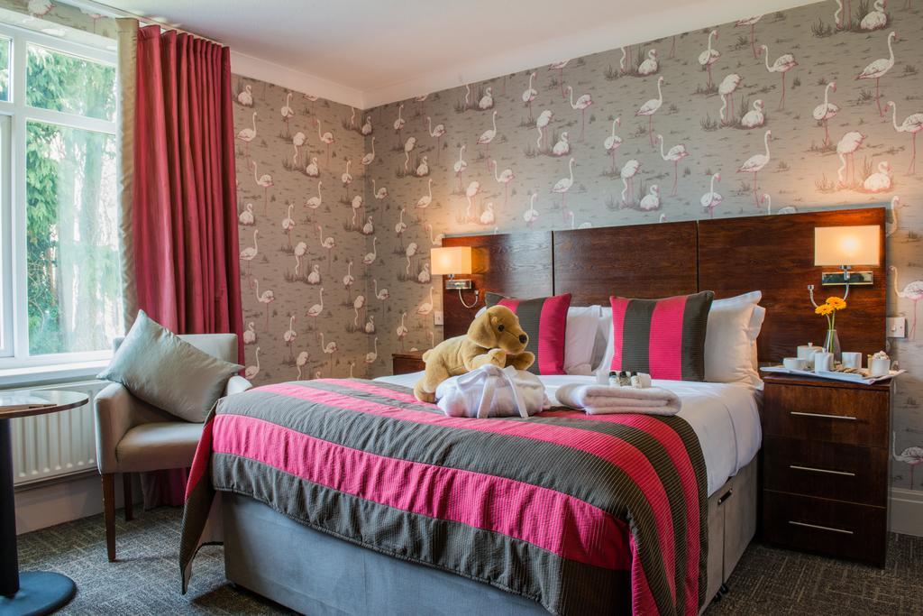 The Coed-Y-Mwstwr Hotel Bridgend  Extérieur photo