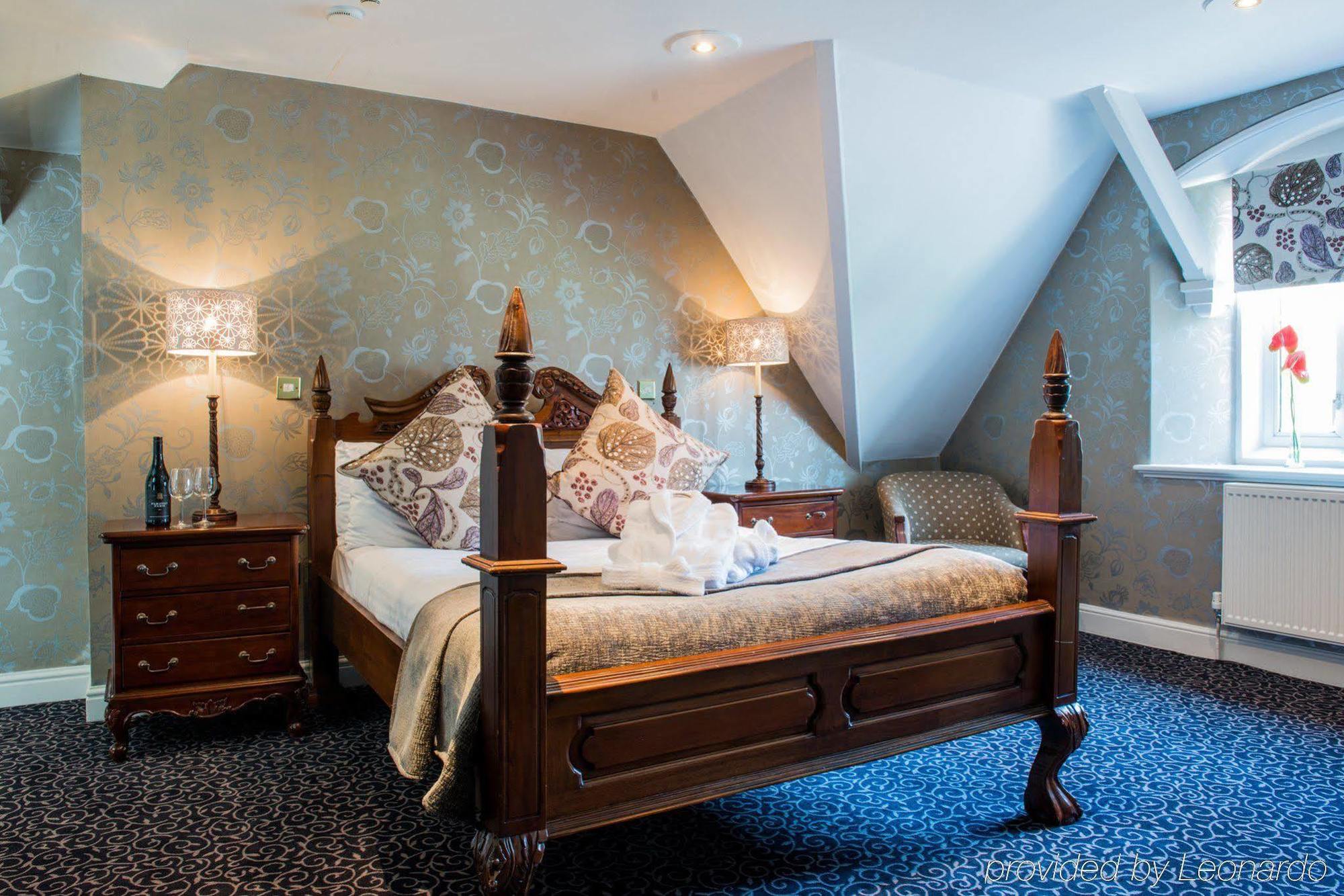 The Coed-Y-Mwstwr Hotel Bridgend  Extérieur photo
